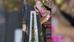 Swedish girl pulled a 1,500-year-old sword out of a lake