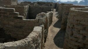 Treasure of the Sands: Lost Egyptian “Golden City” Found near Thebes